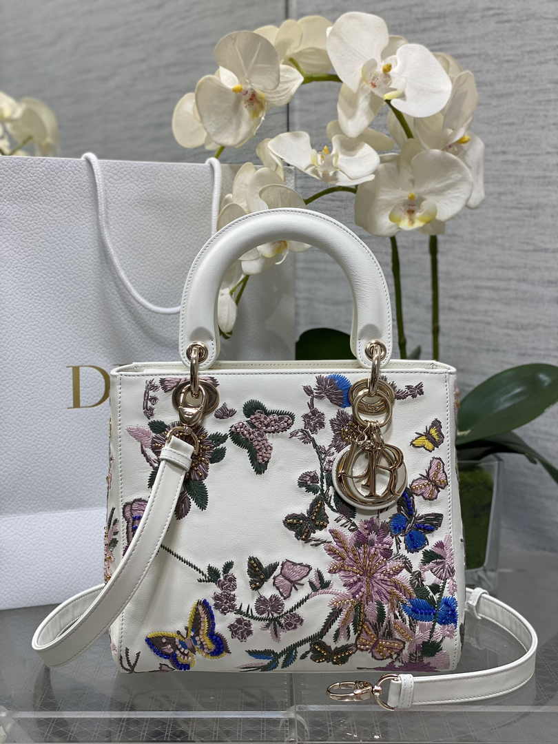 Medium Lady Dior Bag M0565 White Cannage Calfskin M62 - Default Title - View 1