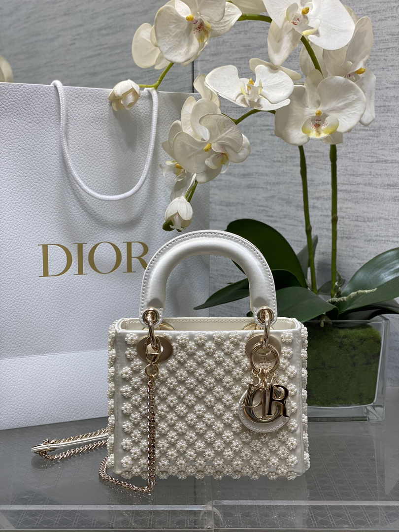 Mini Lady Dior Bag M0505 White Lambskin M910 - Default Title - View 1