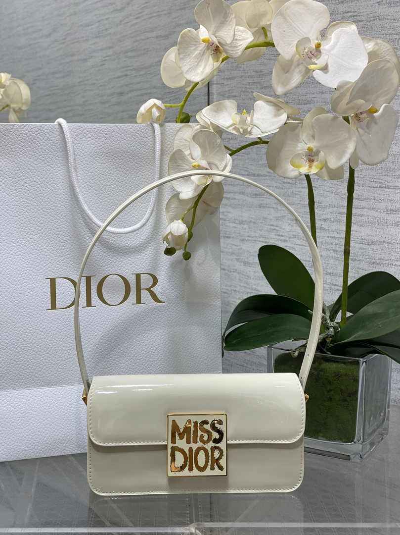 Miss Dior Flap Bag M2610 Beige Patent Calfskin - Default Title - View 1