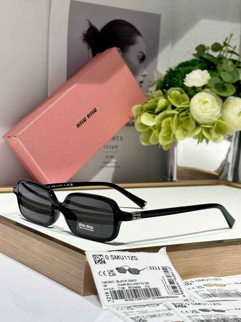 Miu Miu Sunglasses 50250729 - Default Title - View 1
