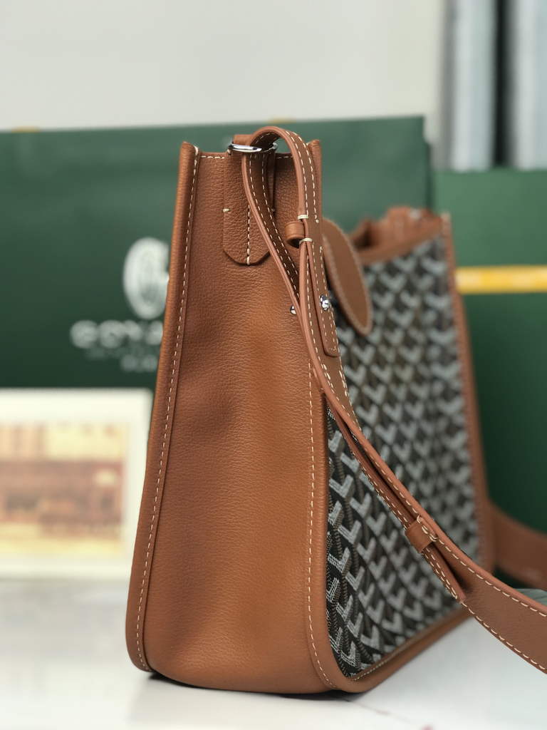 Goyard Musette bag, Goyardine Canvas Brown