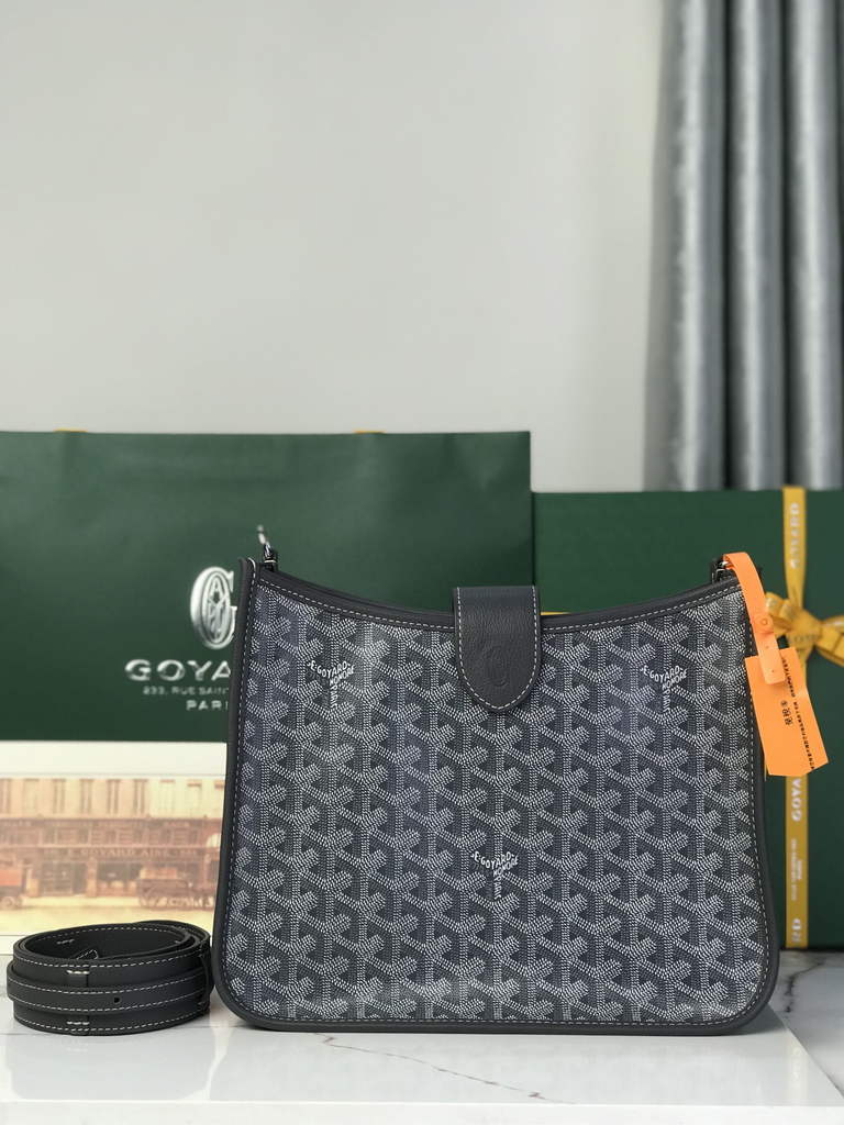 Goyard Musette bag, Goyardine Canvas Gray