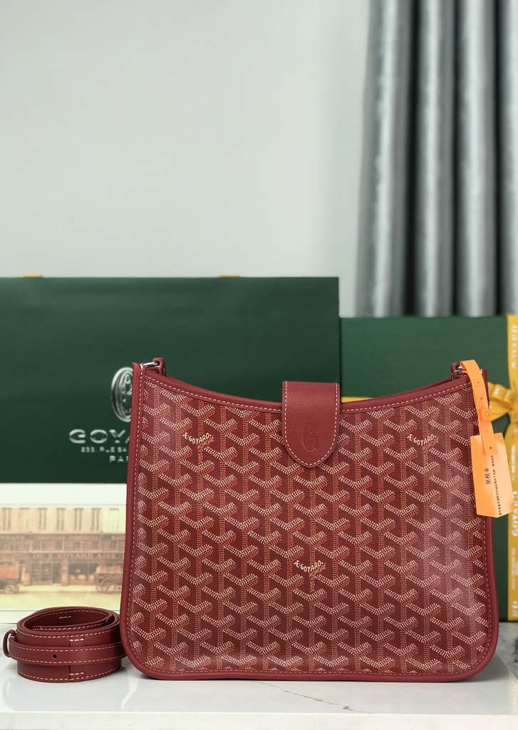 Goyard Musette bag, Goyardine Canvas Red
