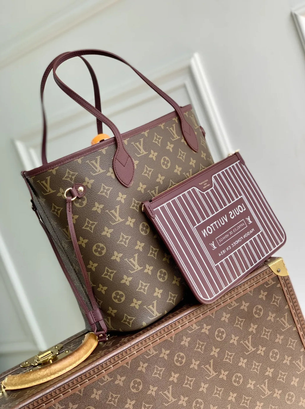 Louis Vuitton Neverfull Inside Out MM Bag, M25663 Monogram Red Coated canvas