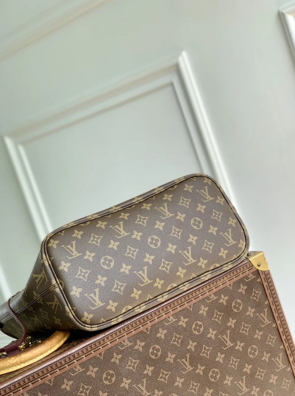 Louis Vuitton Neverfull Inside Out MM Bag, M25663 Monogram Red Coated canvas