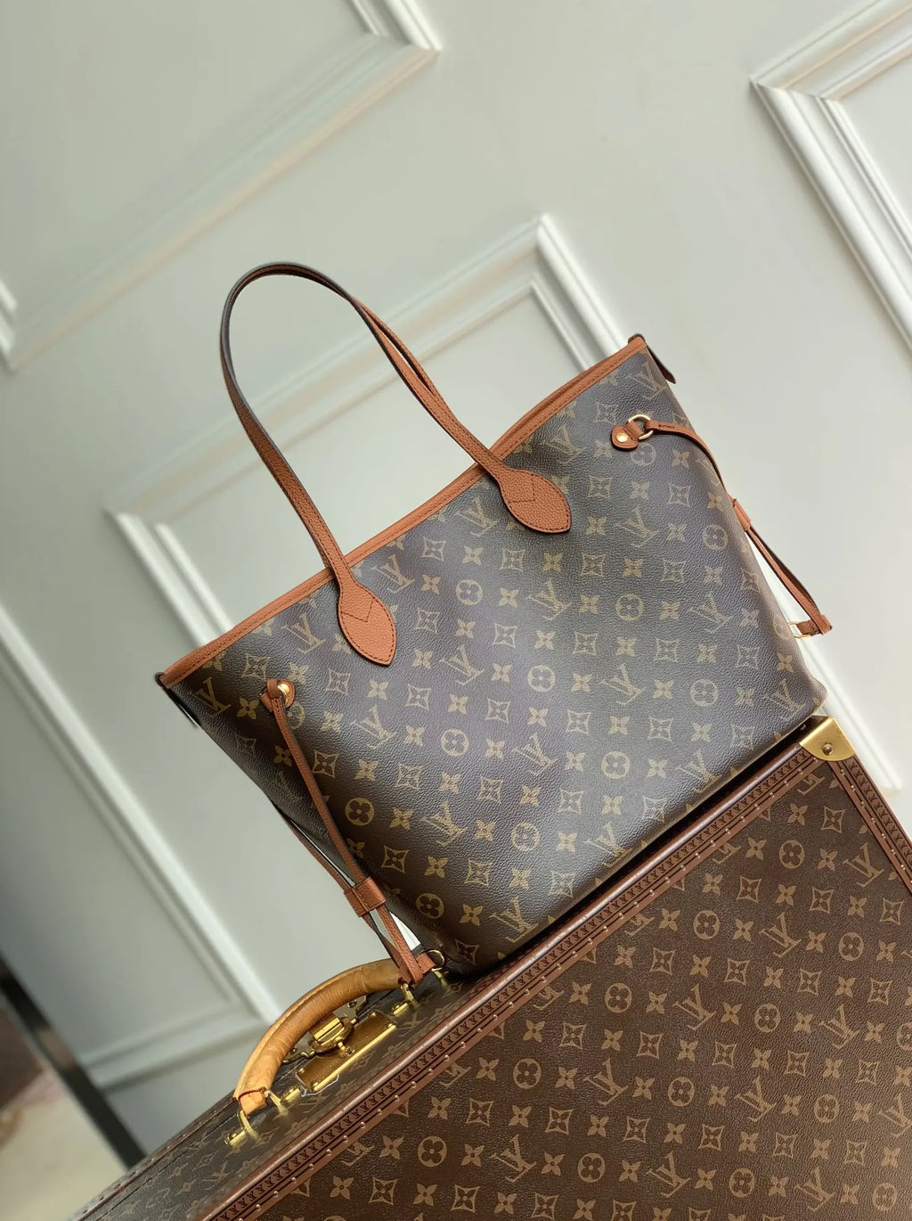 Louis Vuitton Neverfull Inside Out MM Bag, M28352 Brown Monogram canvas