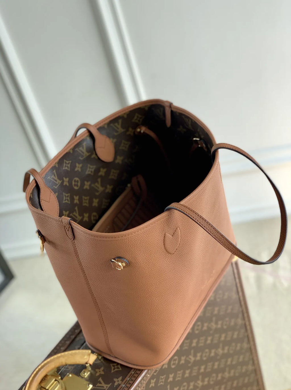 Louis Vuitton Neverfull Inside Out MM Bag, M28352 Brown Monogram canvas