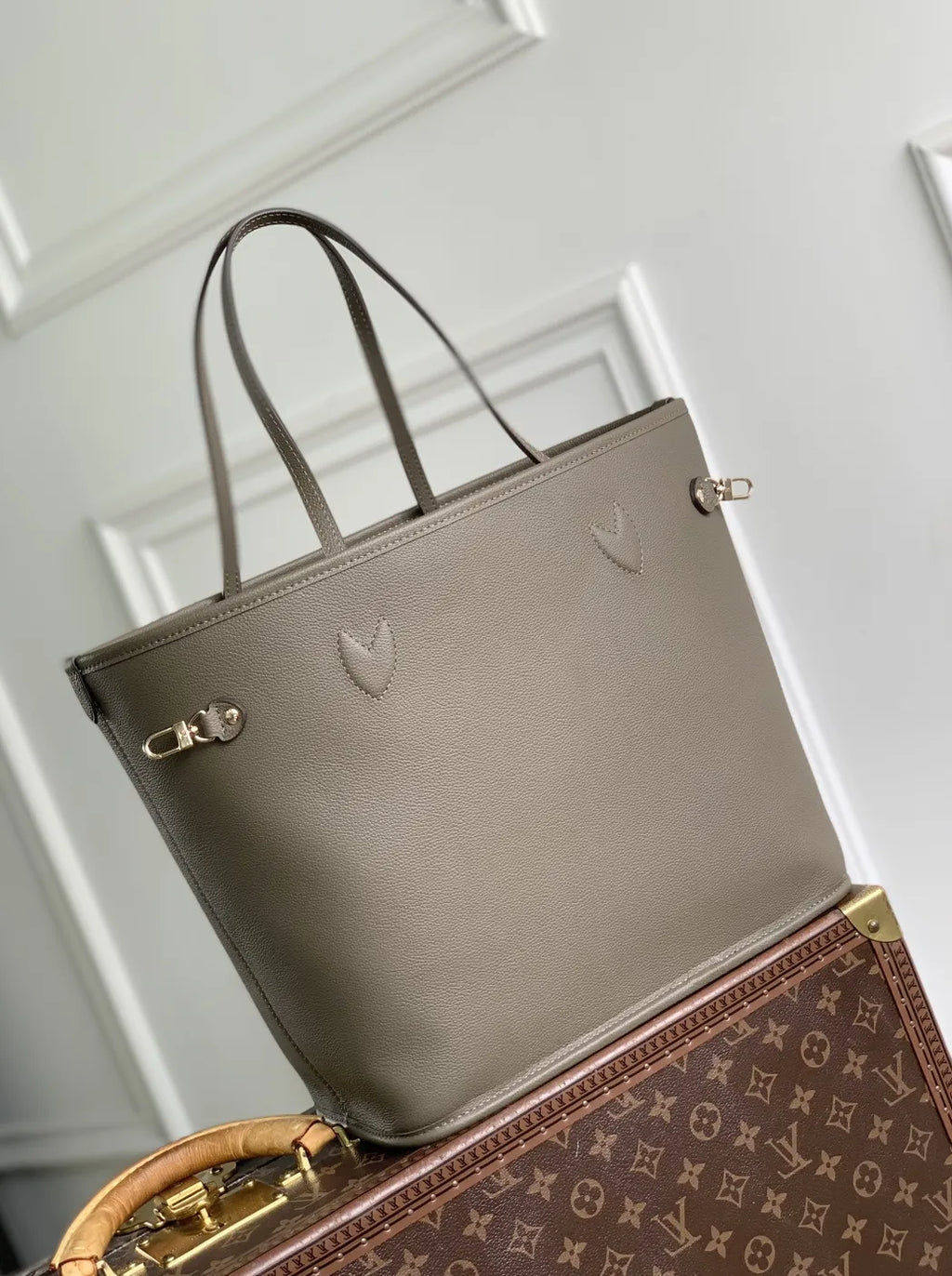 Louis Vuitton Neverfull Inside Out MM Bag, M25664 Gray Monogram canvas