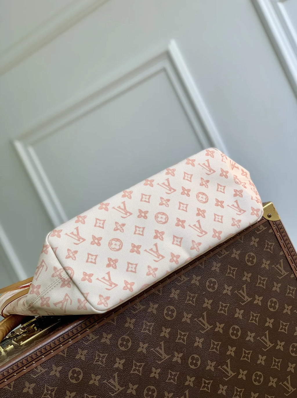 Louis Vuitton Neverfull MM Bag, M27521 Monogram canvas