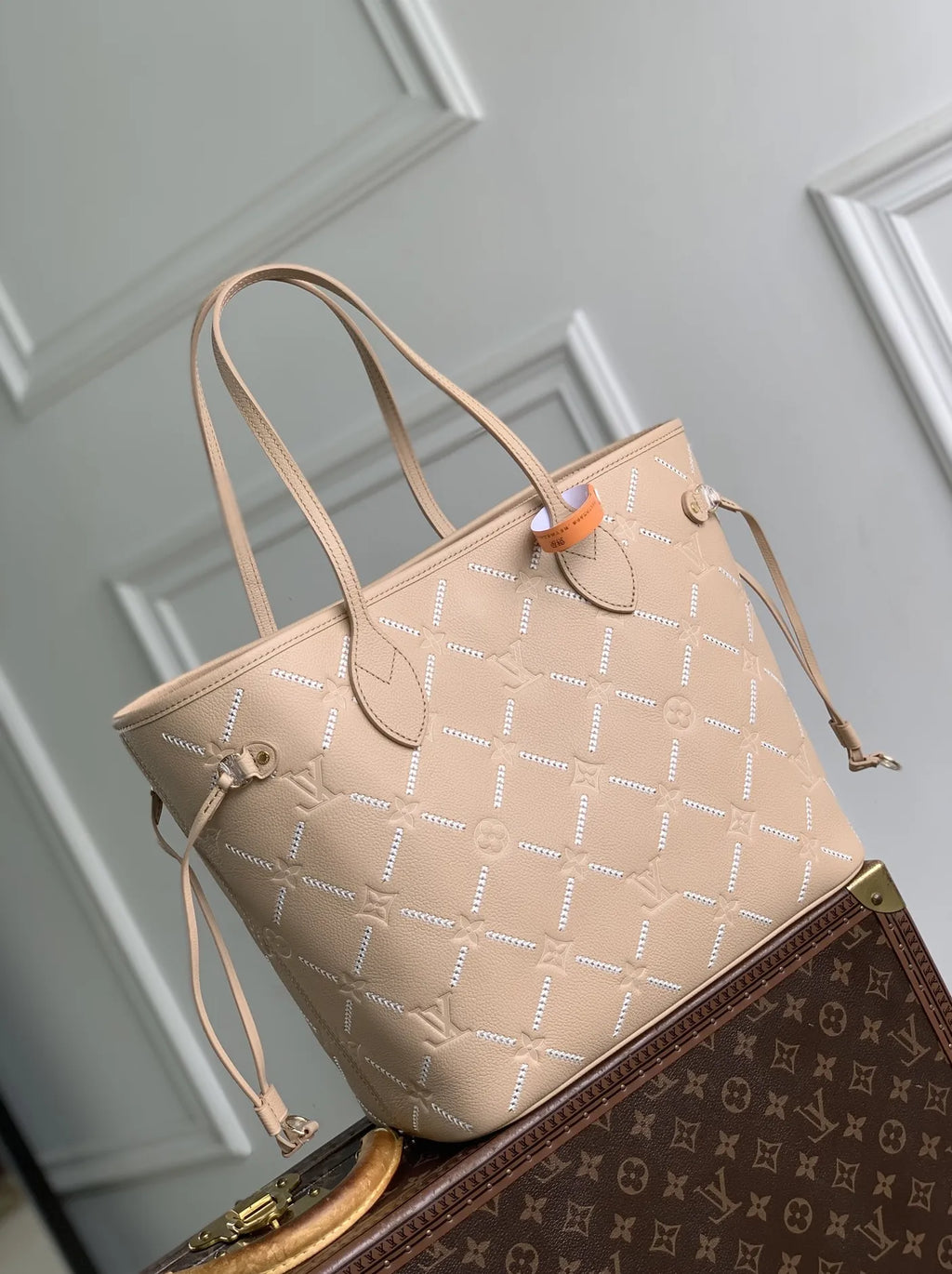 Louis Vuitton Neverfull MM Bag, M29486 Hazelnut Couture Cowhide leather