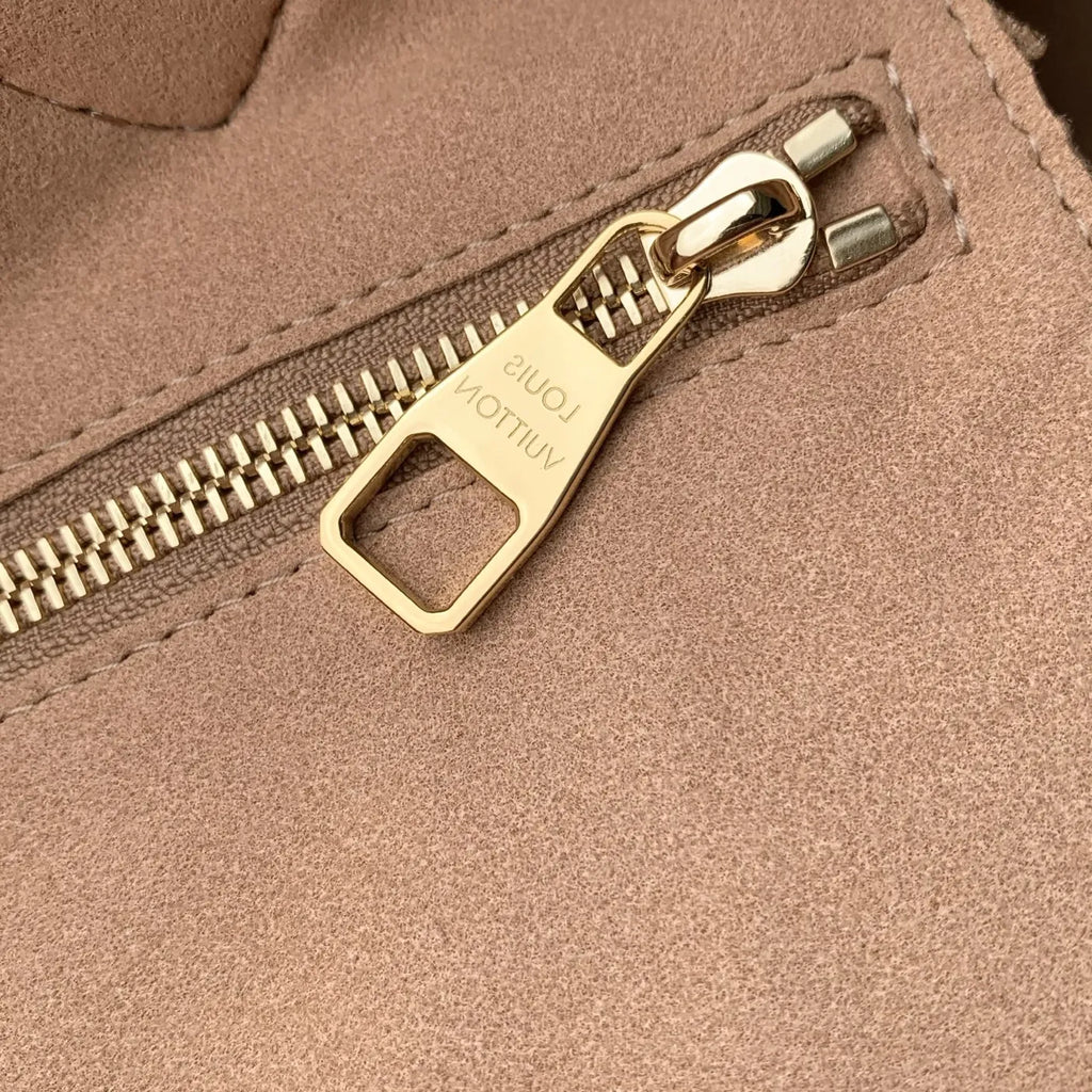 Louis Vuitton Neverfull MM Bag, M29486 Hazelnut Couture Cowhide leather