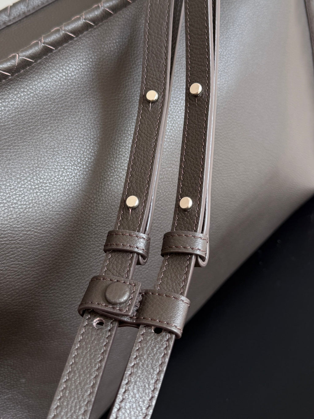 Bottega Veneta Men's Corriere Messenger Bag – Brown 826852 - Default Title - View 5