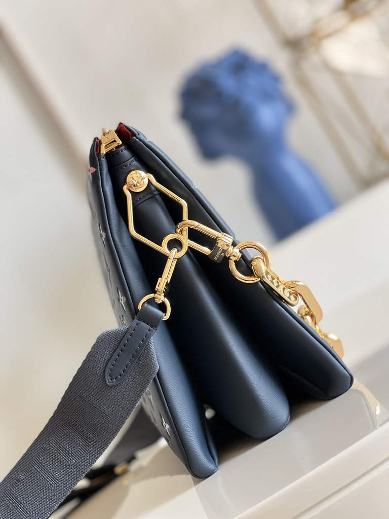 Louis Vuitton M21204 Coussin MM Handbags Lambskin Navy Blue - Default Title - View 4
