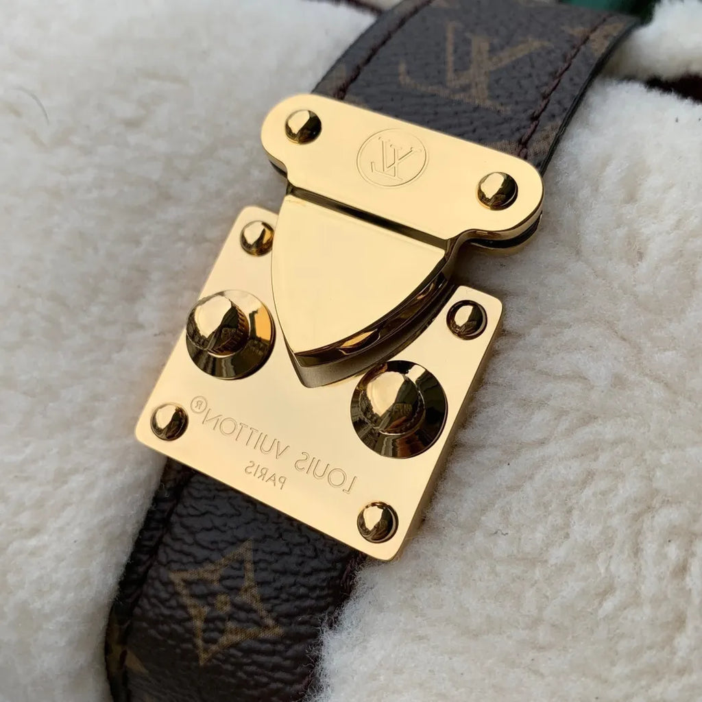 Louis Vuitton Pochette Mia Bag M26245 Creme Shearling
