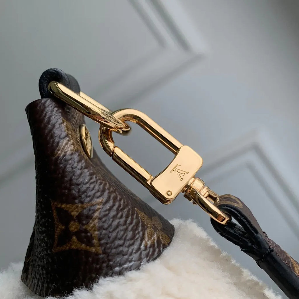 Louis Vuitton Pochette Mia Bag M26245 Creme Shearling