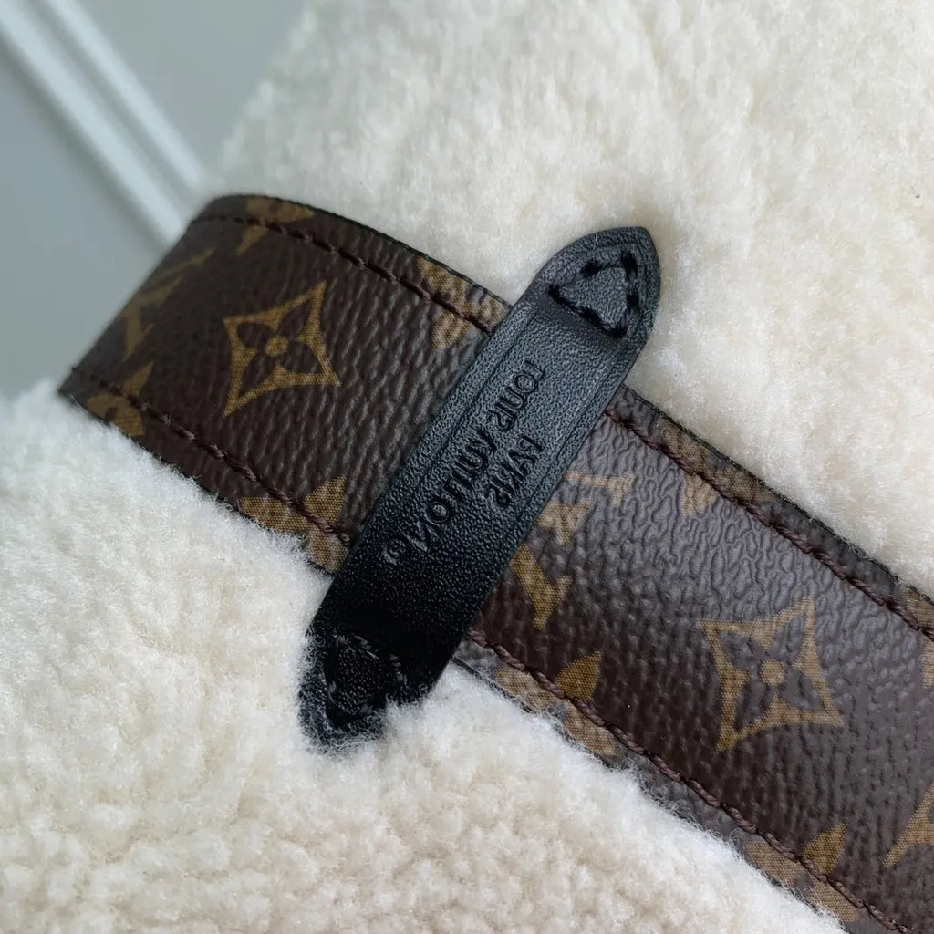Louis Vuitton Pochette Mia Bag M26245 Creme Shearling