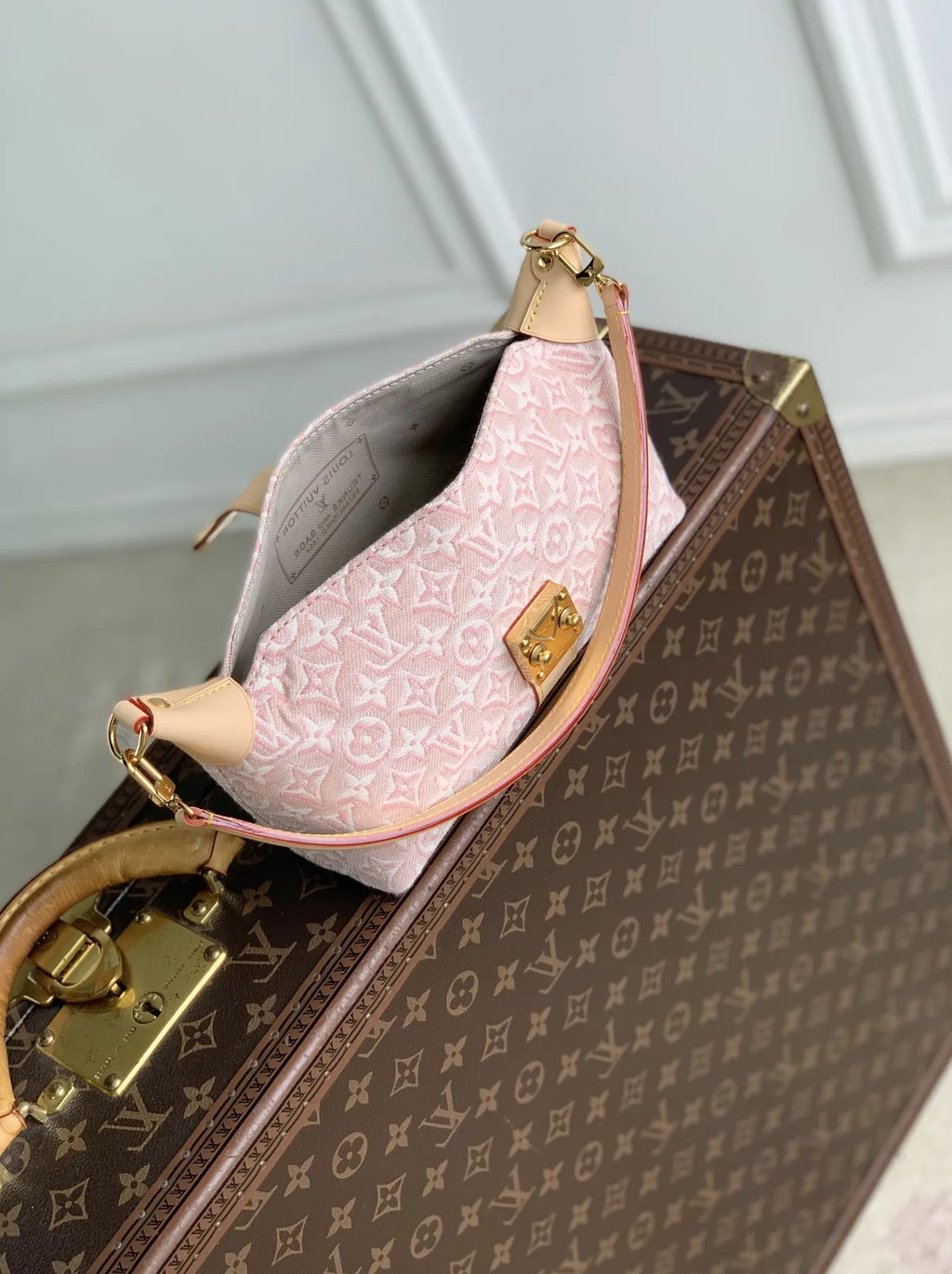 Louis Vuitton Pochette Mia Bag M2A382 Monogram Emblème Rose Ruban