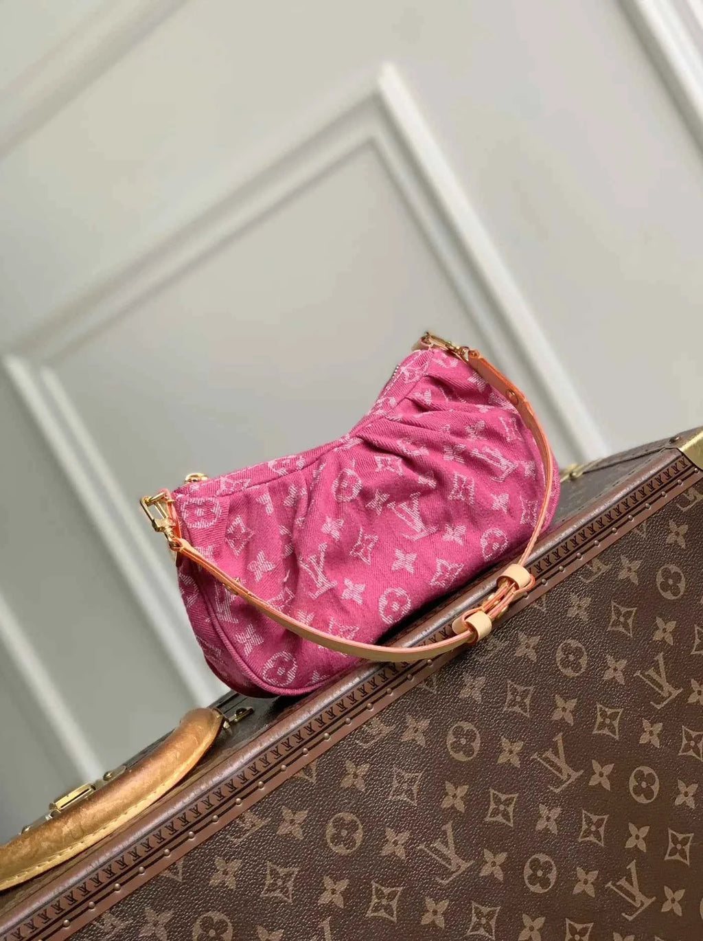 Louis Vuitton Pochette Valley Bag M28327 Monogram Fuchsia Denim