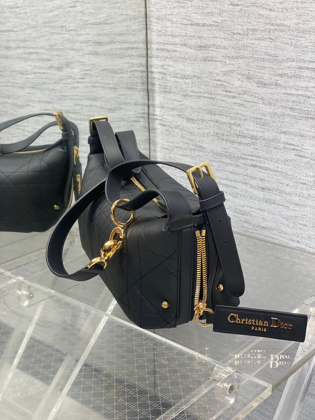 Small D-Journey Bag - M2416 - in Vintage Smooth Calfskin - Black Flat Macrocannage - Default Title - View 5