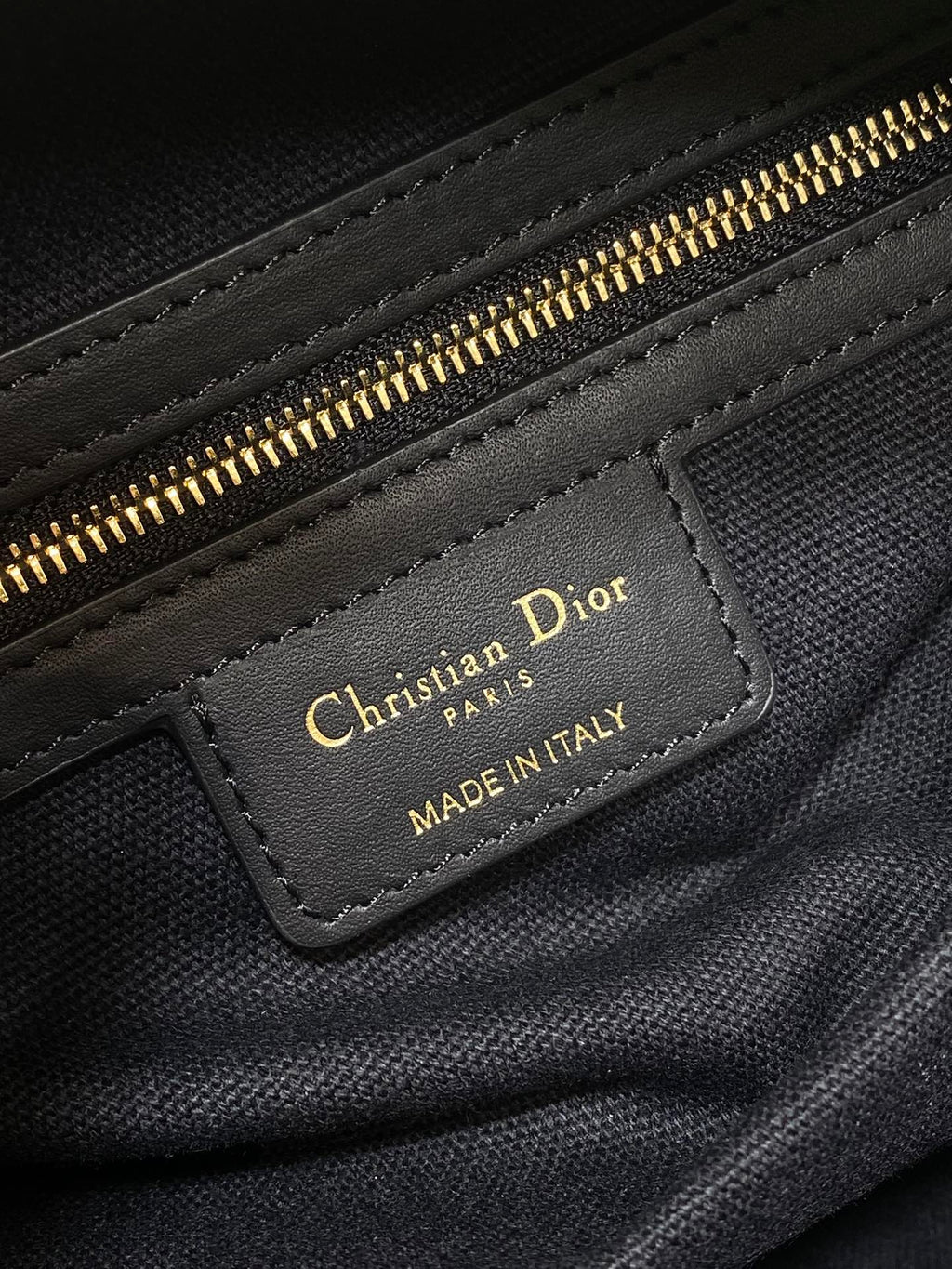 Small D-Journey Bag - M2416 - in Vintage Smooth Calfskin - Black Flat Macrocannage - Default Title - View 10