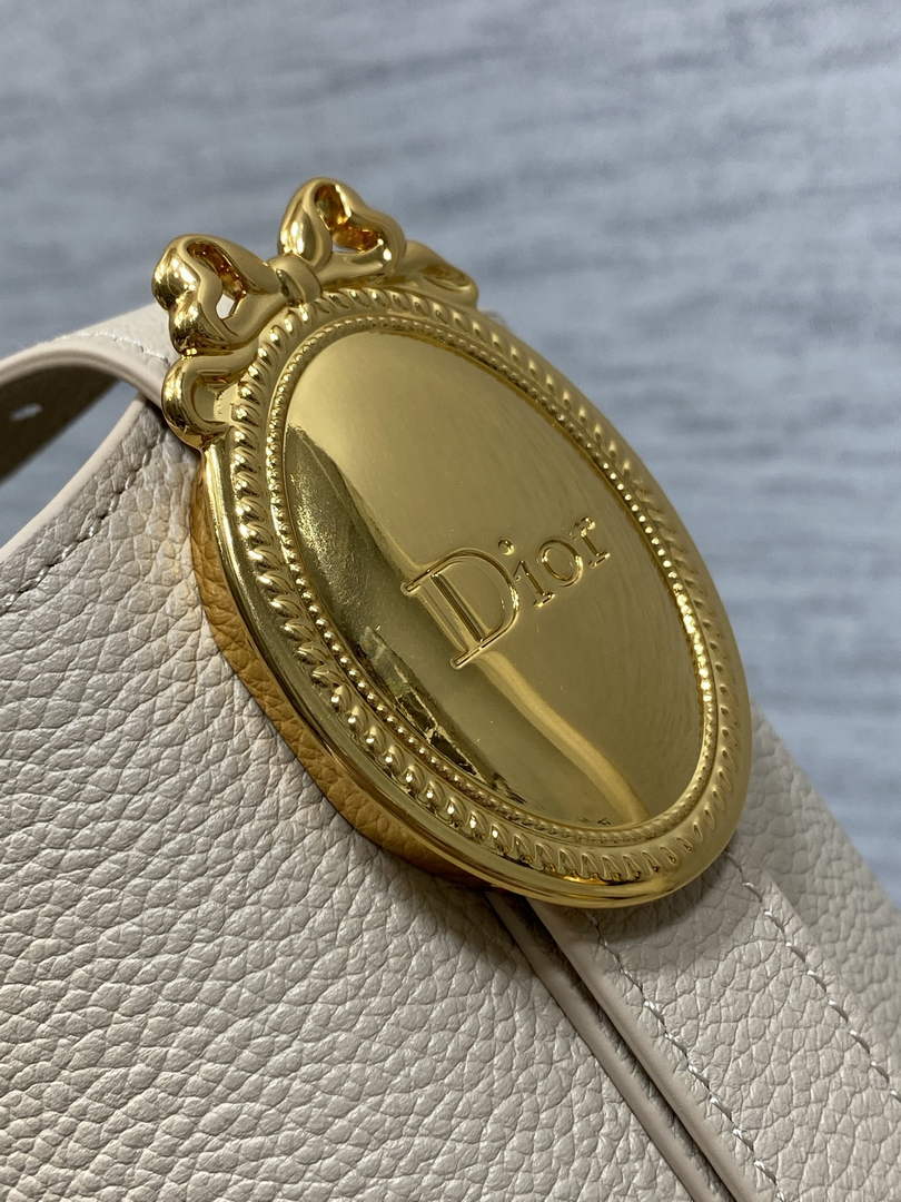 Small Dior Médaillon Bucket Bag - Beige Grained Calfskin M1531 - Default Title - View 5