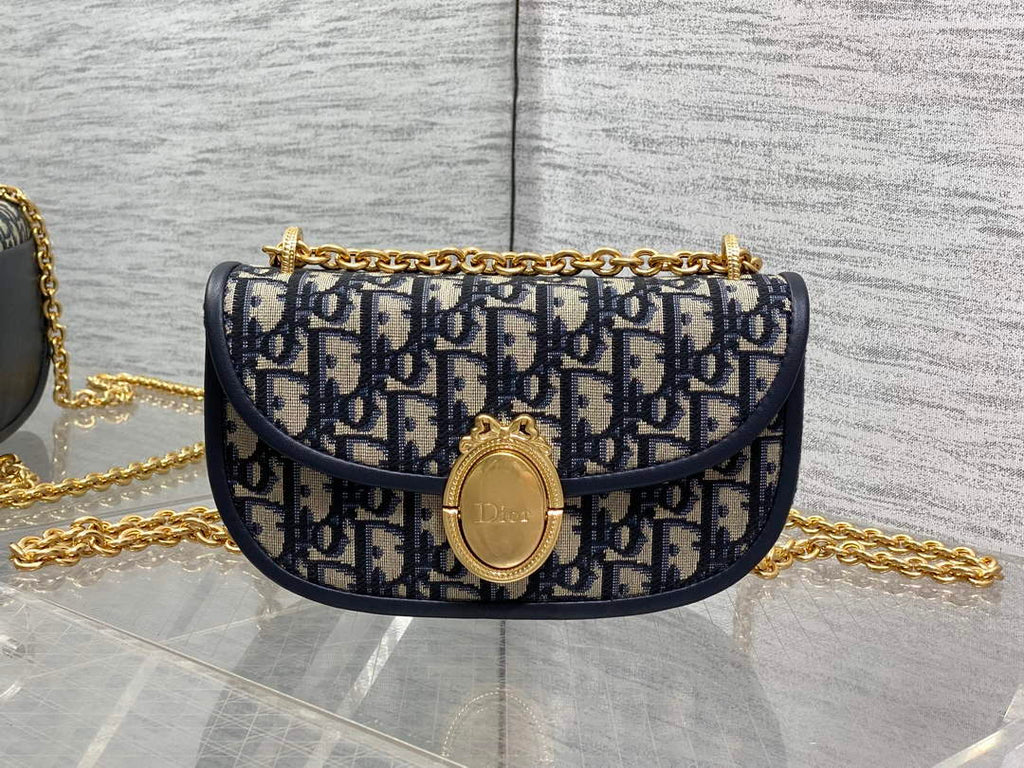 Small Dior Médaillon Flap Bag with Chain – Blue Oblique Jacquard M3921