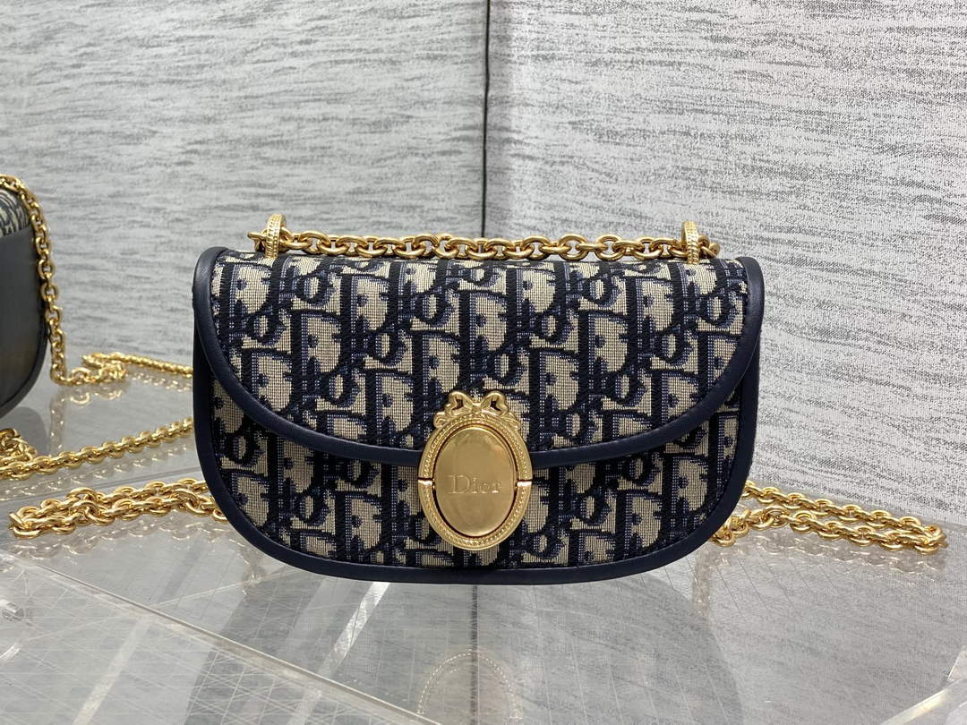Small Dior Médaillon Flap Bag with Chain – Blue Oblique Jacquard M3921