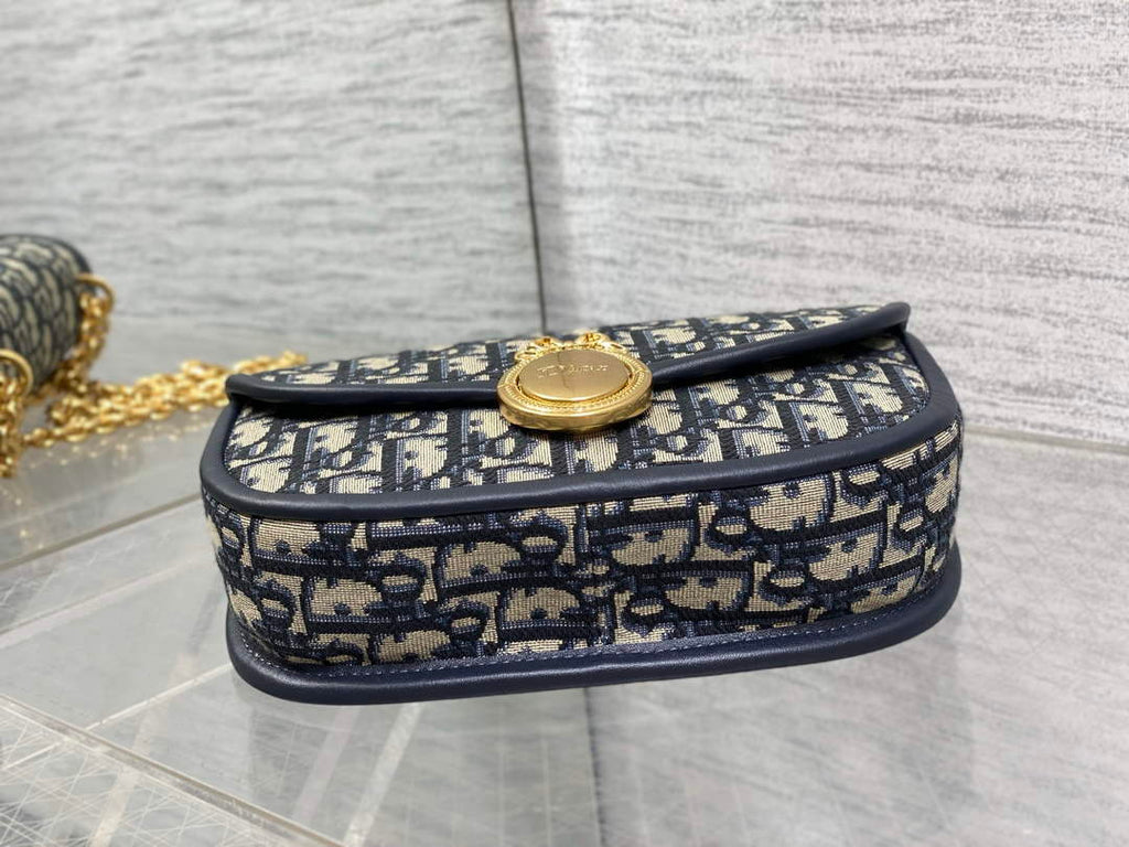 Small Dior Médaillon Flap Bag with Chain – Blue Oblique Jacquard M3921