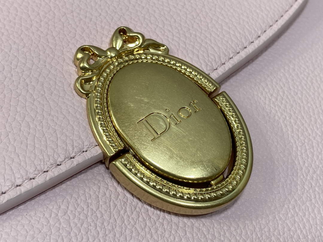 Medium Dior Médaillon Flap Bag - Pink Grained Calfskin M3920