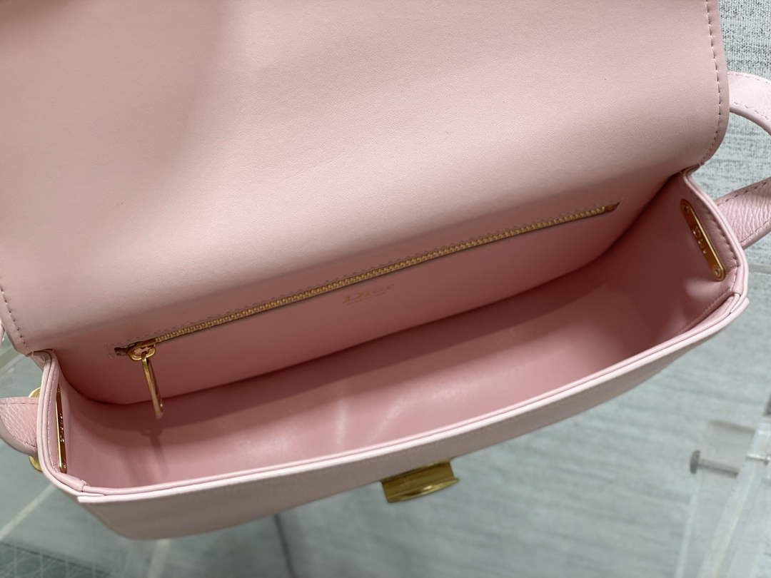 Medium Dior Médaillon Flap Bag - Pink Grained Calfskin M3920
