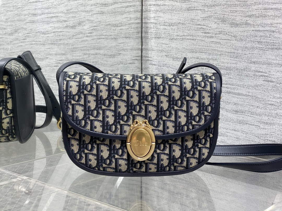 Medium Dior Médaillon Flap Bag - Blue Oblique Jacquard M3922