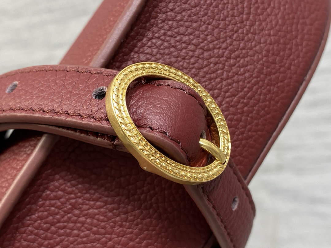 Small Dior Médaillon Flap Bag – Red Grained Calfskin M3919