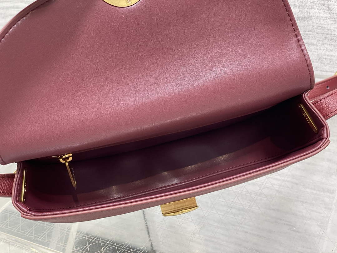 Small Dior Médaillon Flap Bag – Red Grained Calfskin M3919