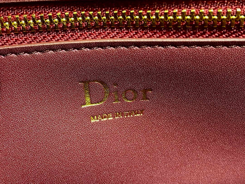 Small Dior Médaillon Flap Bag – Red Grained Calfskin M3919