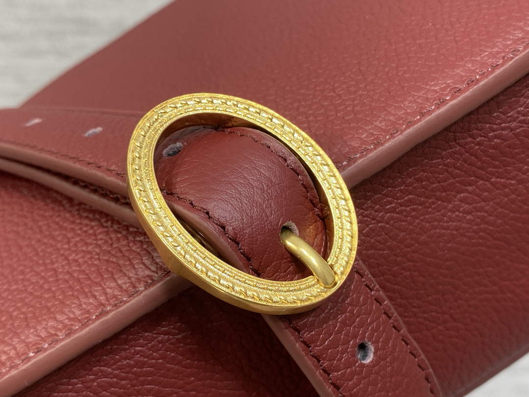 Medium Dior Médaillon Flap Bag - Red Grained Calfskin M3920