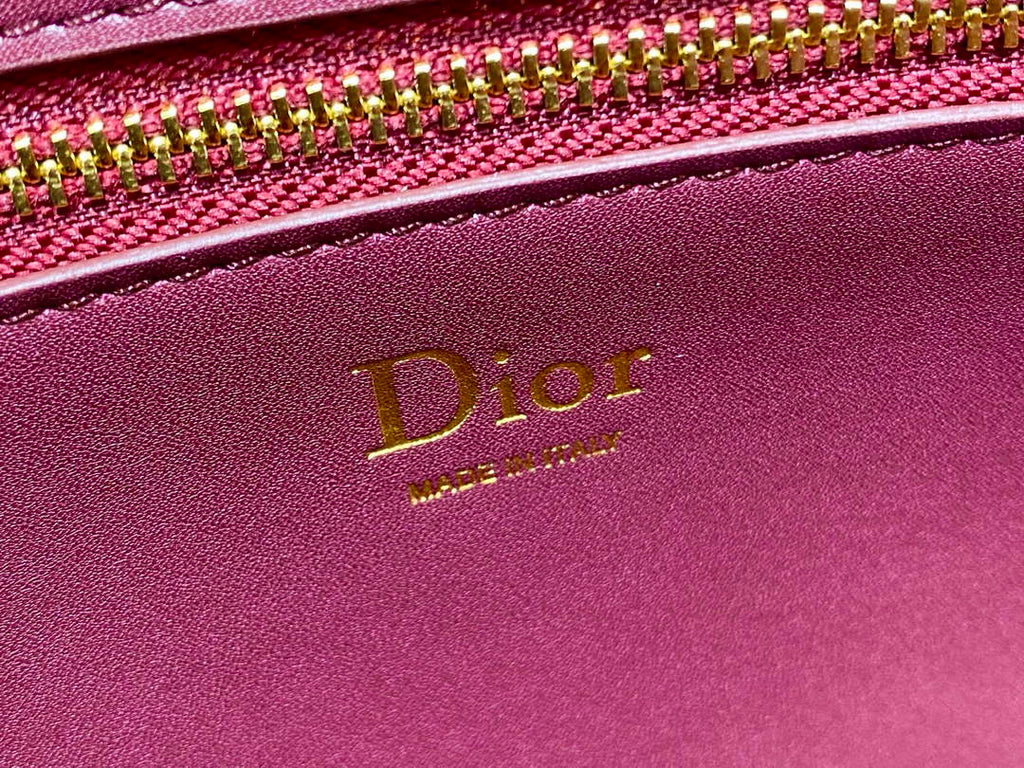 Medium Dior Médaillon Flap Bag - Red Grained Calfskin M3920