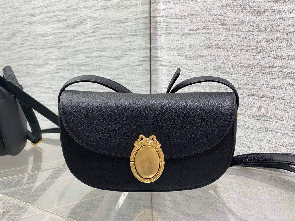 Small Dior Médaillon Flap Bag – Black Grained Calfskin M3919