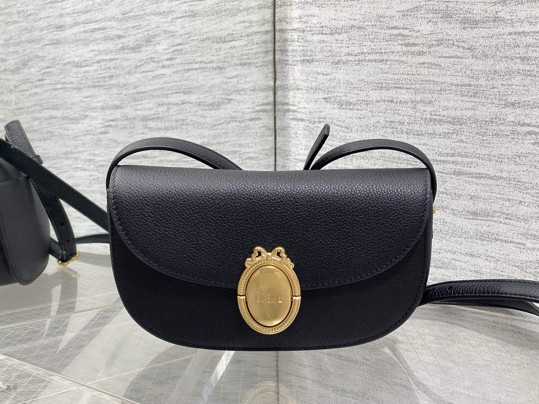 Small Dior Médaillon Flap Bag – Black Grained Calfskin M3919