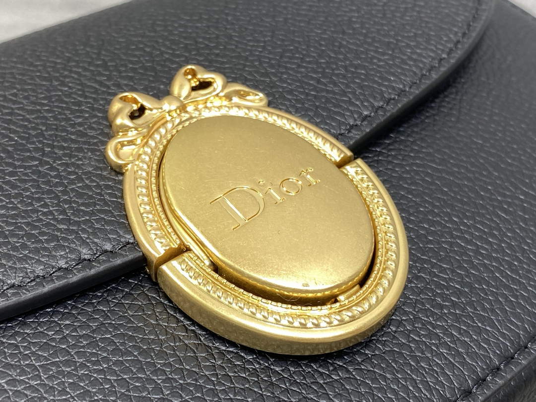 Small Dior Médaillon Flap Bag – Black Grained Calfskin M3919