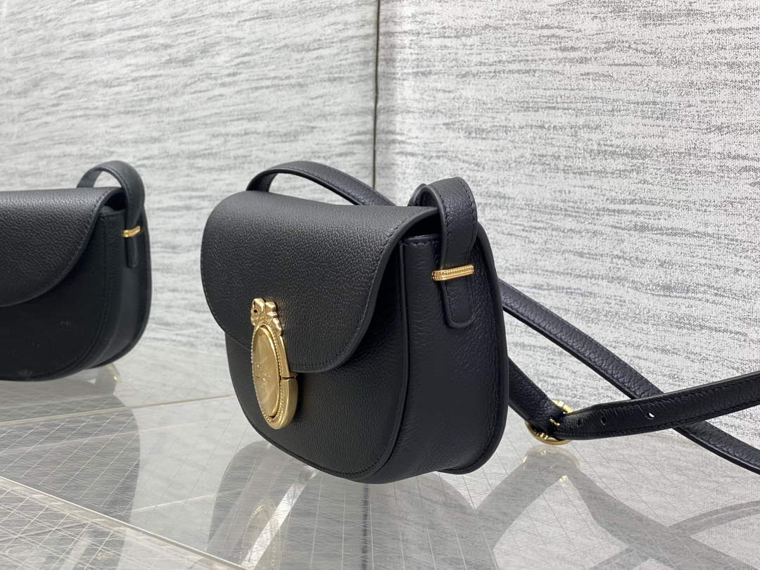 Small Dior Médaillon Flap Bag – Black Grained Calfskin M3919
