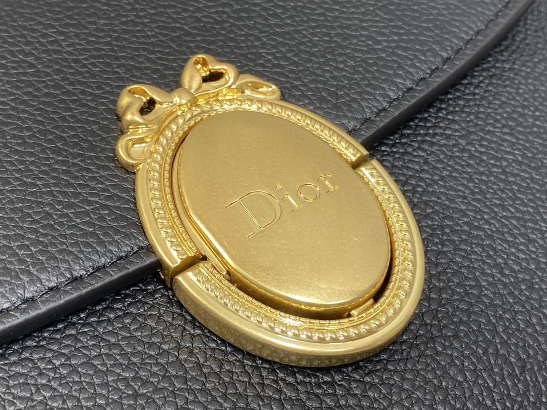 Medium Dior Médaillon Flap Bag - Black Grained Calfskin M3920