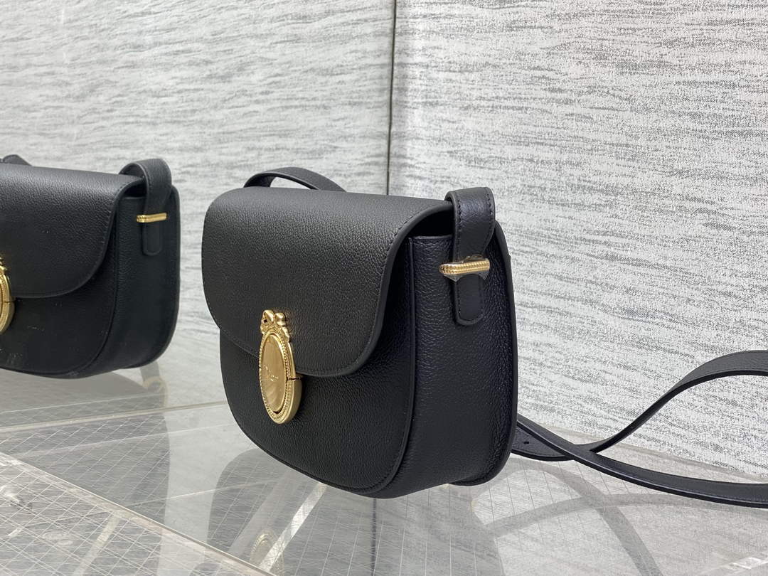 Medium Dior Médaillon Flap Bag - Black Grained Calfskin M3920