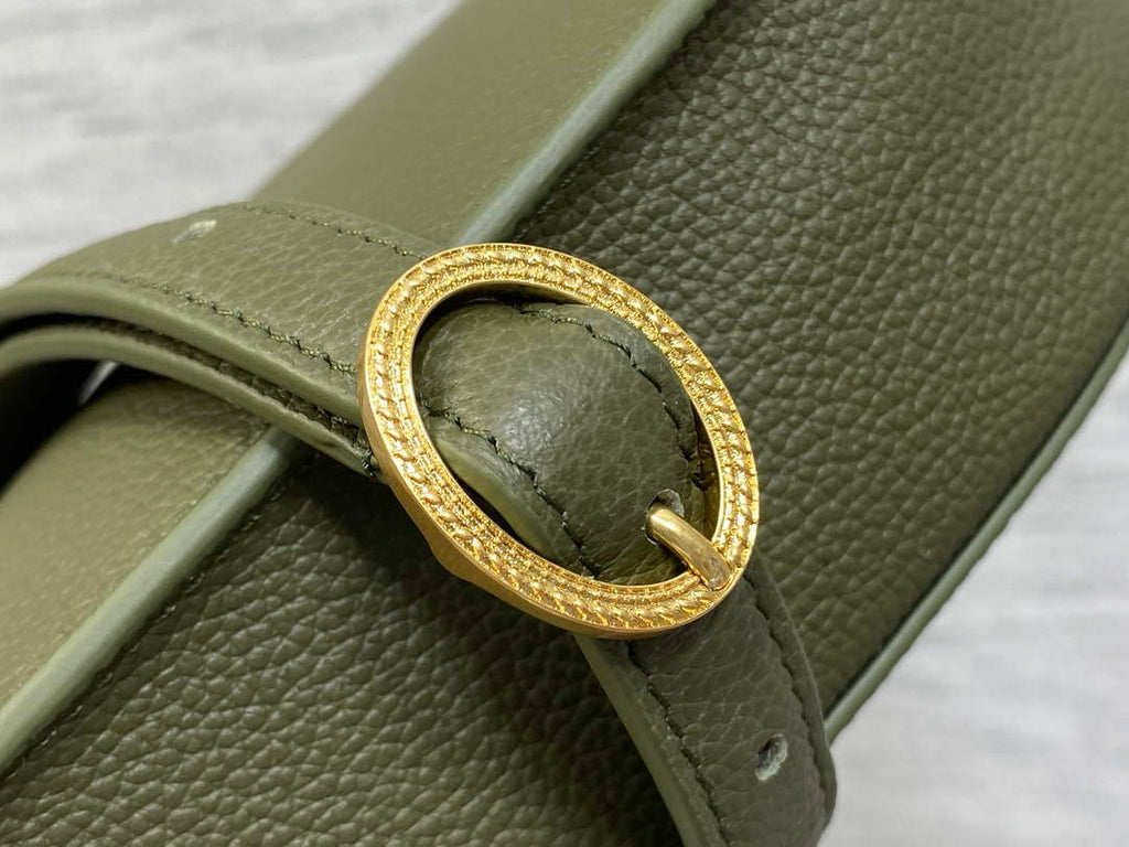 Small Dior Médaillon Flap Bag – Green Grained Calfskin M3919