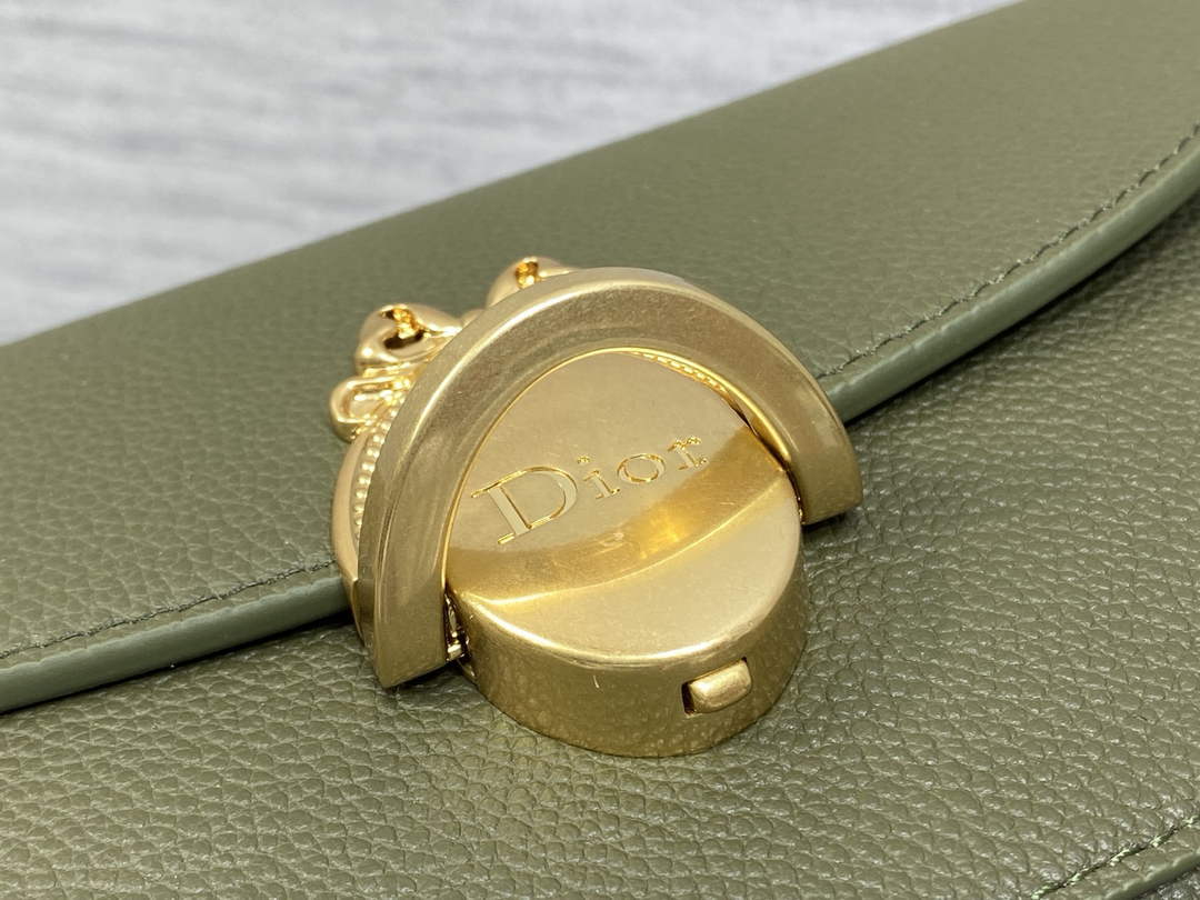 Small Dior Médaillon Flap Bag – Green Grained Calfskin M3919