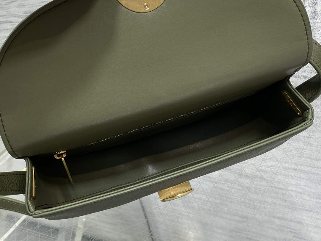 Small Dior Médaillon Flap Bag – Green Grained Calfskin M3919