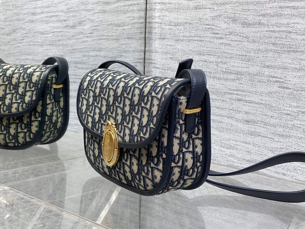 Medium Dior Médaillon Flap Bag - Blue Oblique Jacquard M3922