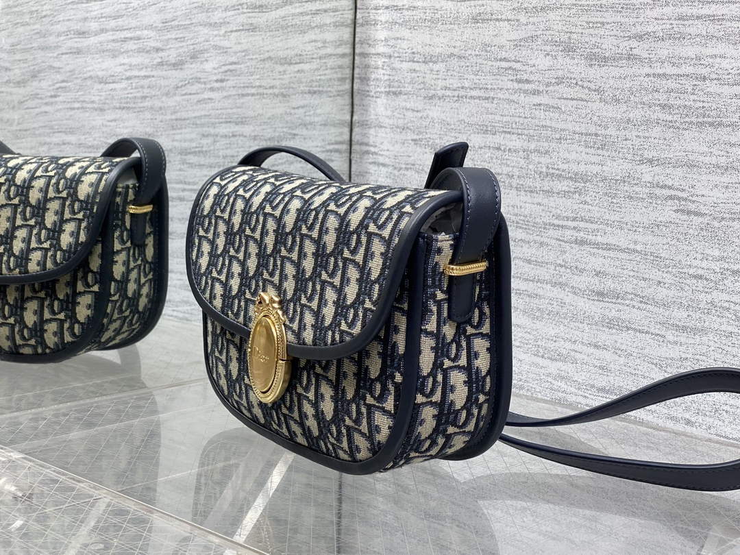 Medium Dior Médaillon Flap Bag - Blue Oblique Jacquard M3922