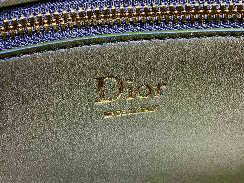 Small Dior Médaillon Flap Bag – Green Grained Calfskin M3919