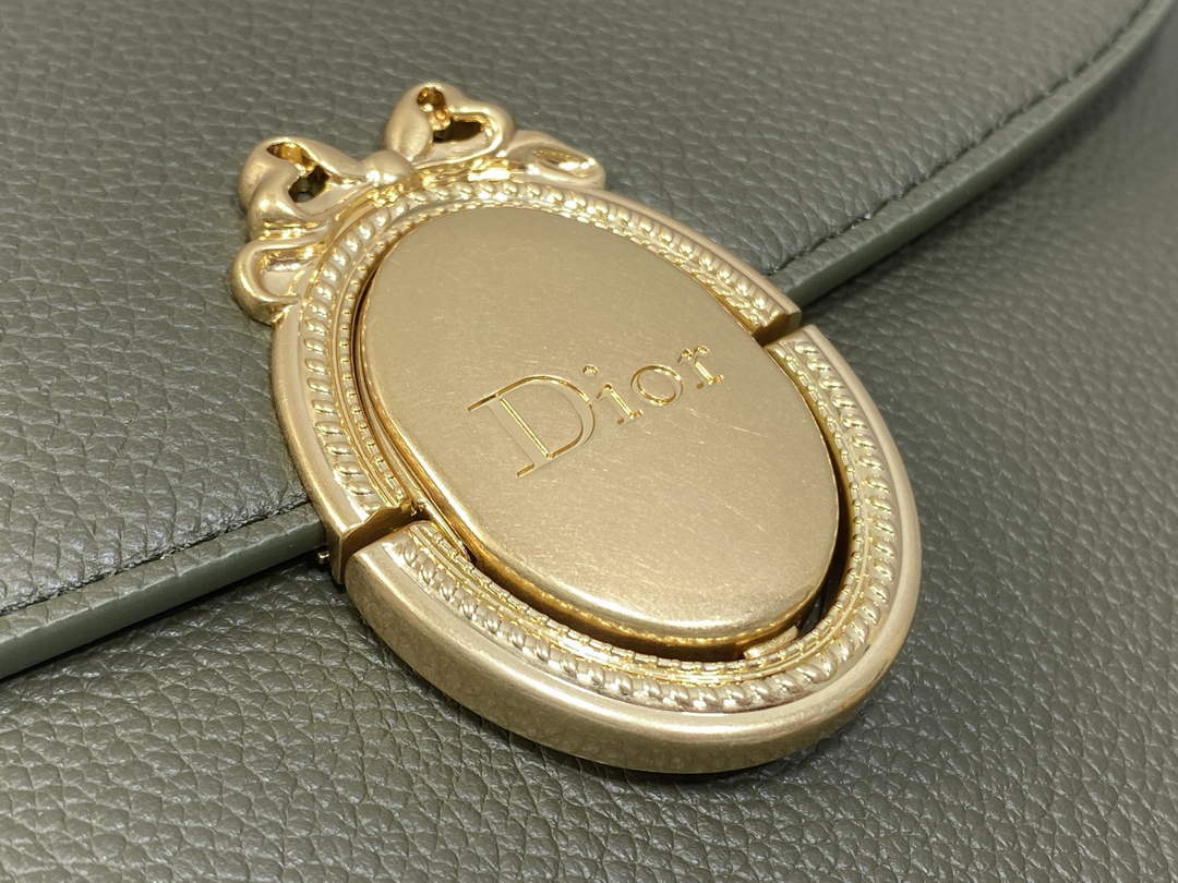 Medium Dior Médaillon Flap Bag - Green Grained Calfskin M3920
