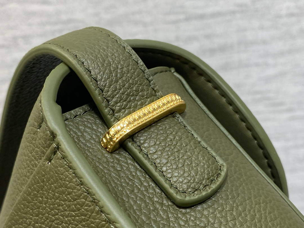 Medium Dior Médaillon Flap Bag - Green Grained Calfskin M3920